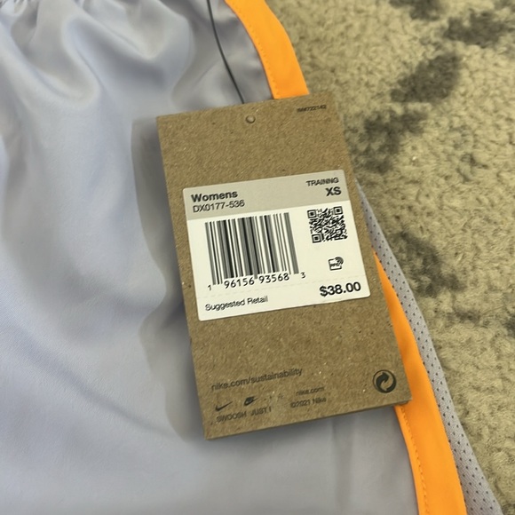 Nike running shorts - Picture 3 of 4